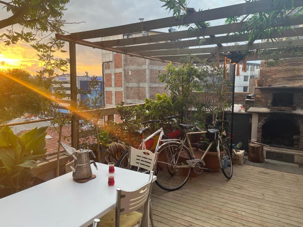 Central Apartment Kadikoy Terrace Bbq Close 2 Block Ferry Bull Metro Nighlife Istanbul Exteriör bild