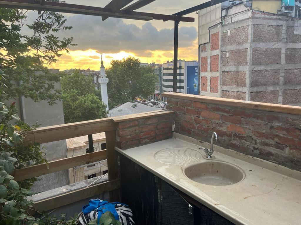 Central Apartment Kadikoy Terrace Bbq Close 2 Block Ferry Bull Metro Nighlife Istanbul Exteriör bild