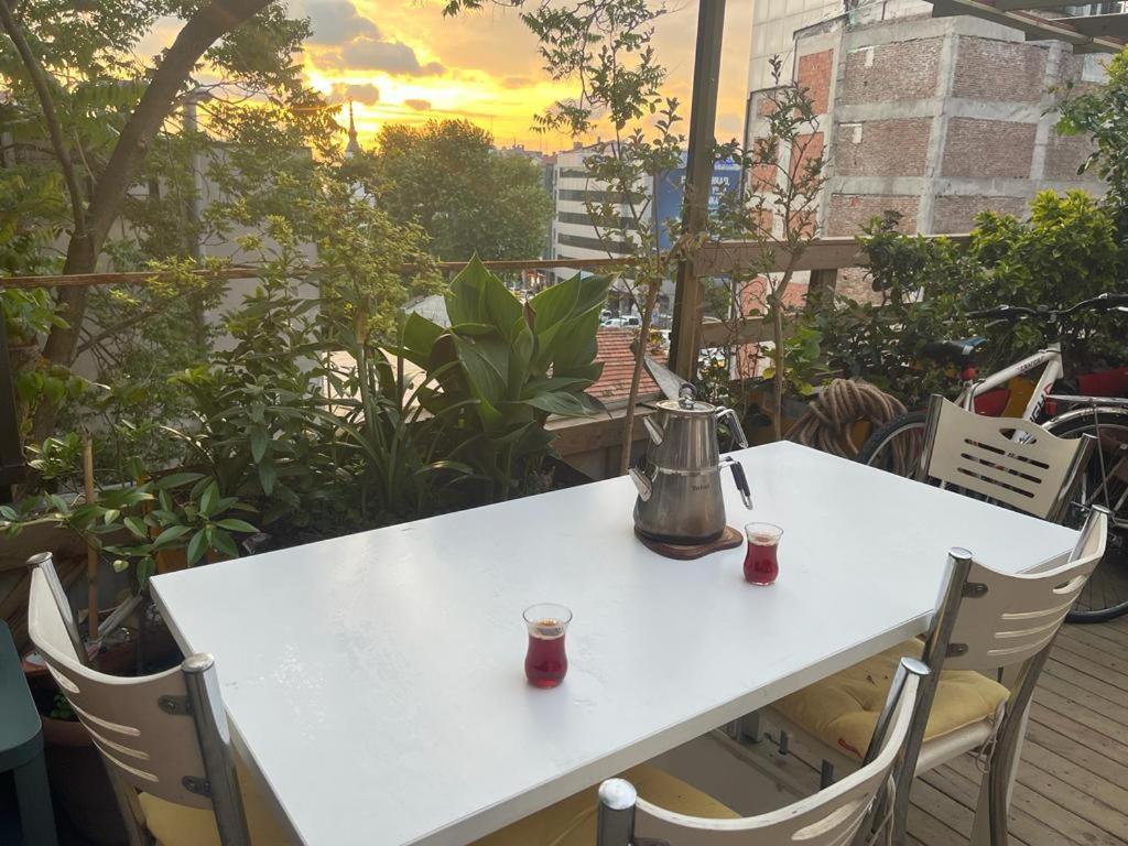 Central Apartment Kadikoy Terrace Bbq Close 2 Block Ferry Bull Metro Nighlife Istanbul Exteriör bild